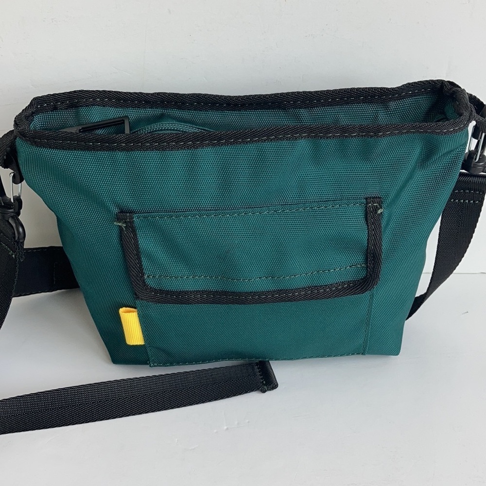 Zara green nylon crossbody fanny pack adjustable strap zip closure front pocket - Picture 2 of 16
